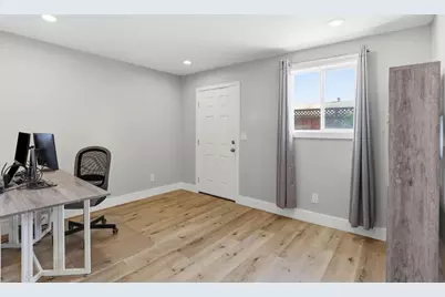 166 E Humboldt St, San Jose, CA 95112 - Photo 23