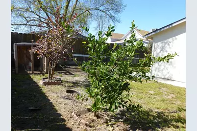 460 SE Jeremy Ct, Oakdale, CA 95361 - Photo 29