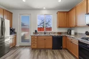 925 Klamath Way, Hollister, CA 95023 - Photo 11