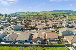 925 Klamath Way, Hollister, CA 95023 - Photo 33