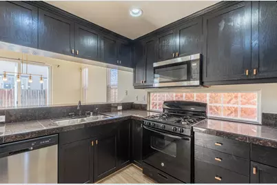 980 Longfellow Dr, Salinas, CA 93906 - Photo 13