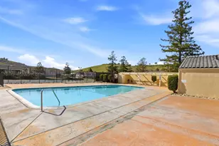 393 Chateau La Salle Dr 393, San Jose, CA 95111 - Photo 27