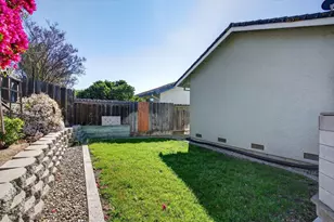 1490 Hilltop Rd, Hollister, CA 95023 - Photo 7