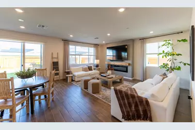 1880 Violet Dr, Hollister, CA 95023 - Photo 11