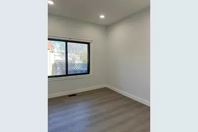 1072 Vine St, San Jose, CA 95110 - Photo 13