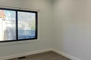 1072 Vine St, San Jose, CA 95110 - Photo 13