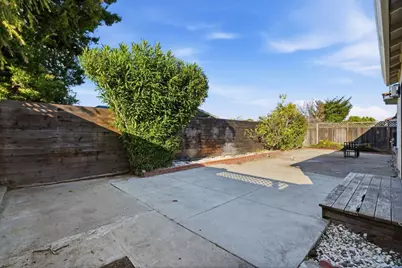 629 Pilgrim Dr, Foster City, CA 94404 - Photo 27