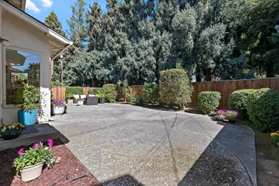 880 Russet Dr, Sunnyvale, CA 94087 - Photo 15