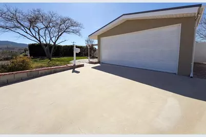 27723 Foxlane Dr, Canyon Country, CA 91351 - Photo 19