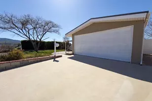 27723 Foxlane Dr, Canyon Country, CA 91351 - Photo 19