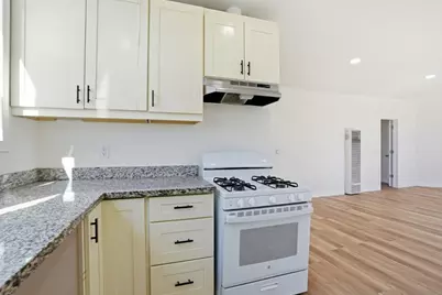 345 S Pilgrim St, Stockton, CA 95205 - Photo 9