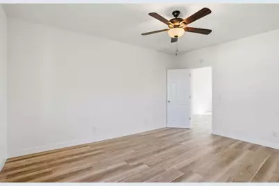 345 S Pilgrim St, Stockton, CA 95205 - Photo 17