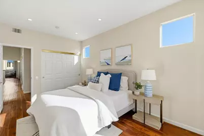 819 Lakeshore Dr, Redwood City, CA 94065 - Photo 37