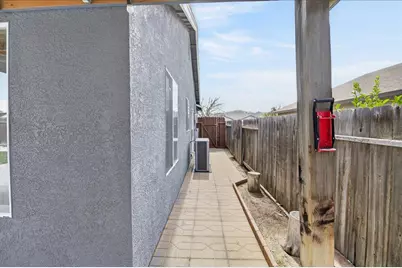821 Feather Ct, Hollister, CA 95023 - Photo 7