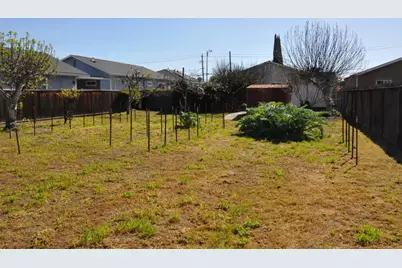 1795 Kammerer Ave, San Jose, CA 95116 - Photo 17