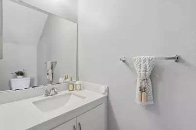 205 Del Valle Cir, El Sobrante, CA 94803 - Photo 7