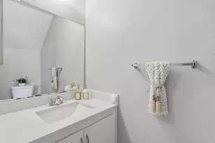 205 Del Valle Cir, El Sobrante, CA 94803 - Photo 7