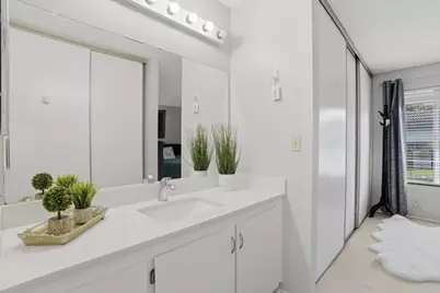 205 Del Valle Cir, El Sobrante, CA 94803 - Photo 17