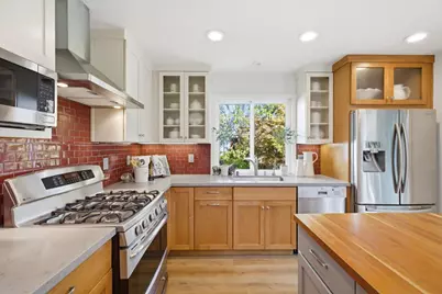 572 Seahorse Ln, Redwood Shores, CA 94065 - Photo 13