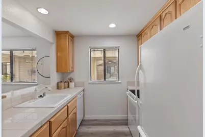 576 W Parr Ave 1, Los Gatos, CA 95032 - Photo 11