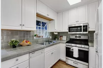 37 San Francisco Ave, Brisbane, CA 94005 - Photo 9