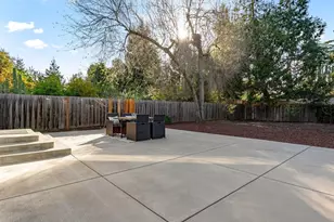 14355 La Rinconada Dr, Los Gatos, CA 95032 - Photo 39