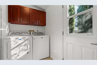 14355 La Rinconada Dr, Los Gatos, CA 95032 - Photo 35