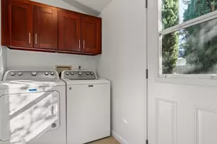 14355 La Rinconada Dr, Los Gatos, CA 95032 - Photo 35