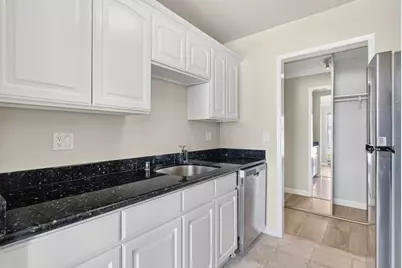 8 Commodore Dr C457, Emeryville, CA 94608 - Photo 13