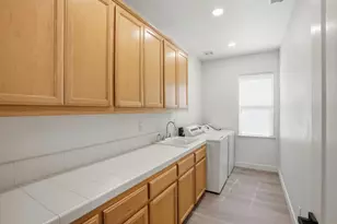 381 Honeybell St, Los Banos, CA 93635 - Photo 43