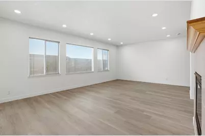 381 Honeybell St, Los Banos, CA 93635 - Photo 9