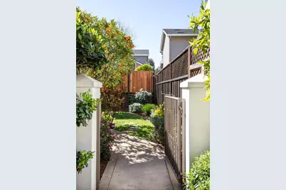 1331 Hoover St, Menlo Park, CA 94025 - Photo 3