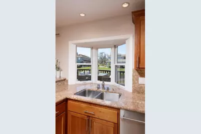 716 Newport Cir, Redwood City, CA 94065 - Photo 29