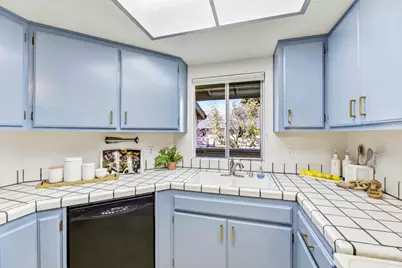 1066 Cedar Gables Dr, San Jose, CA 95118 - Photo 9