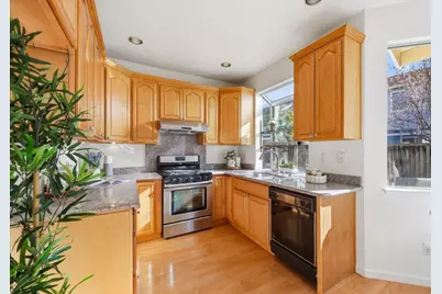 1287 Hazlett Ct, San Jose, CA 95131 - Photo 11