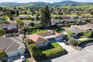 913 Ridgemark Dr, Hollister, CA 95023 - Photo 53