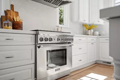 1425 Benito Ave, Burlingame, CA 94010 - Photo 23