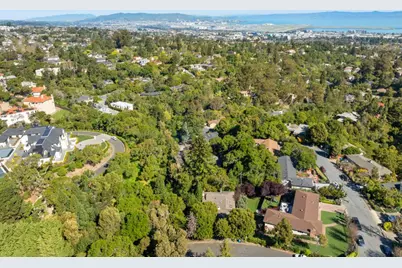 70 Tiptoe Ln, Burlingame, CA 94010 - Photo 43