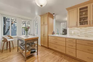 221 N Rengstorff Ave 1, Mountain View, CA 94043 - Photo 7