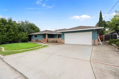 1941 Memorial Dr, Hollister, CA 95023 - Photo 3