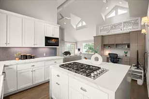 17074 Bohlman Rd, Saratoga, CA 95070 - Photo 9
