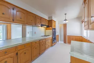 1115 San Angelo Dr, Salinas, CA 93901 - Photo 11