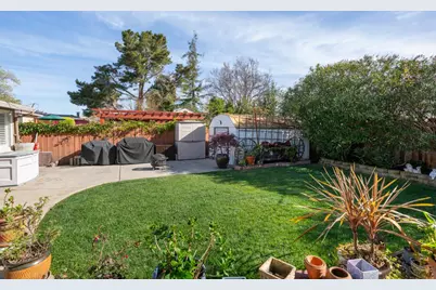 18 Yarnall Pl, Redwood City, CA 94063 - Photo 19