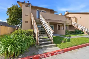 1055 Padre Dr 2, Salinas, CA 93901 - Photo 1