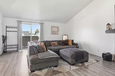 1055 Padre Dr 2, Salinas, CA 93901 - Photo 3