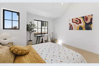 114 Bayswater Ave, Burlingame, CA 94010 - Photo 35