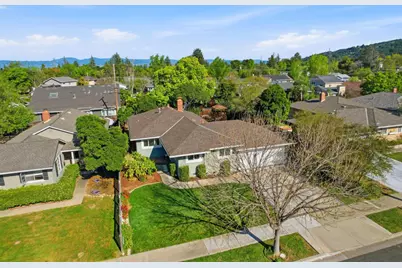 124 Hollycrest Dr, Los Gatos, CA 95032 - Photo 37