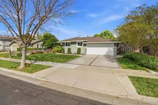 124 Hollycrest Dr, Los Gatos, CA 95032 - Photo 3