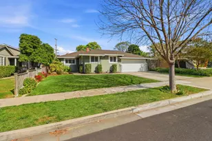 124 Hollycrest Dr, Los Gatos, CA 95032 - Photo 3