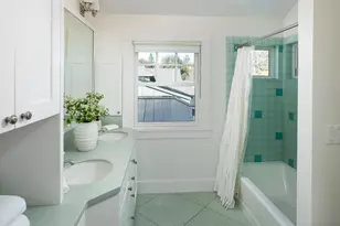 253 Princeton Rd, Menlo Park, CA 94025 - Photo 13